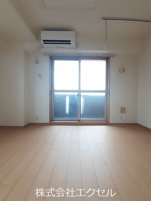 居室・リビング　エアコン完備の室内です。