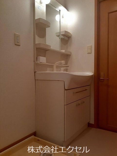 洗面設備　独立洗面台です。