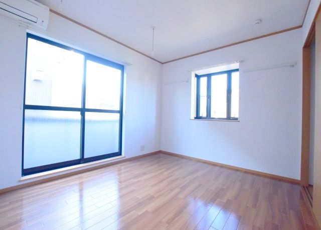 居室・リビング　★★2面採光の明るいお部屋★★