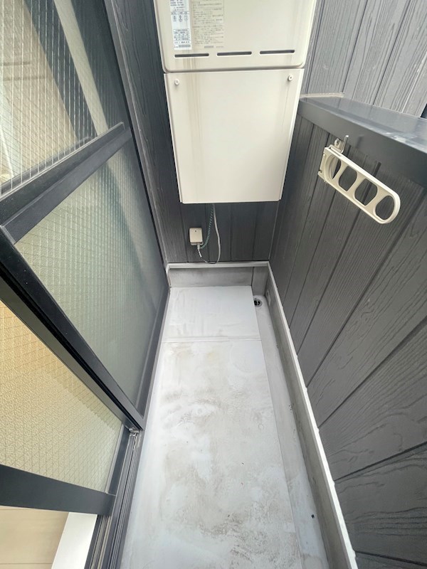 バルコニー　陽当たり良好なバルコニーです