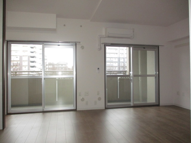 居室・リビング　ＬＤＫにはエアコンが設置されています