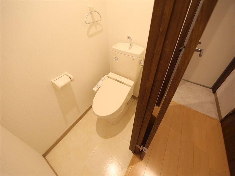 トイレ　温水洗浄暖房便座付トイレ