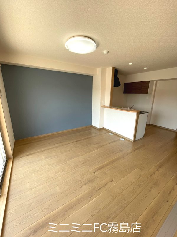 居室・リビング　イメージ（同型）※配色は異なる