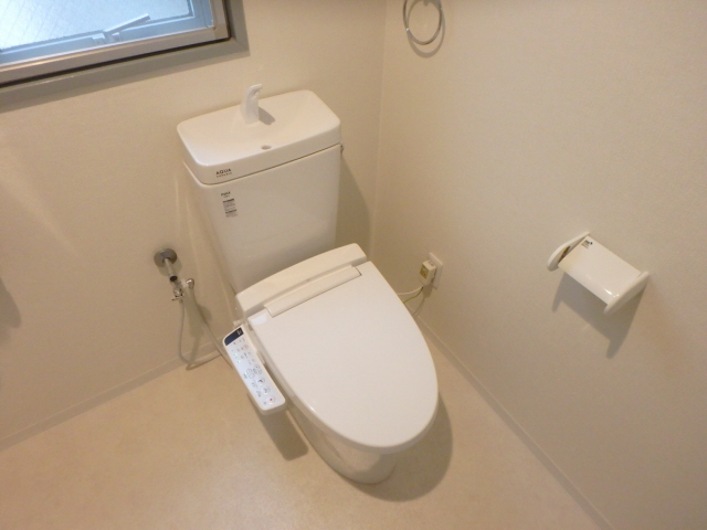 トイレ　温水洗浄便座付き