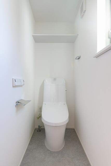 トイレ　温水洗浄便座完備