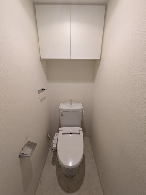 トイレ　清掃完了前の写真です。