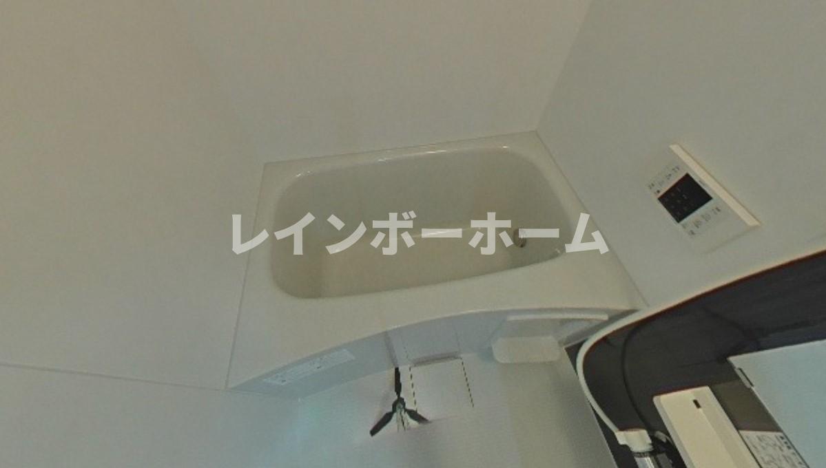 バス・シャワールーム　コンパクトで使いやすいお風呂です