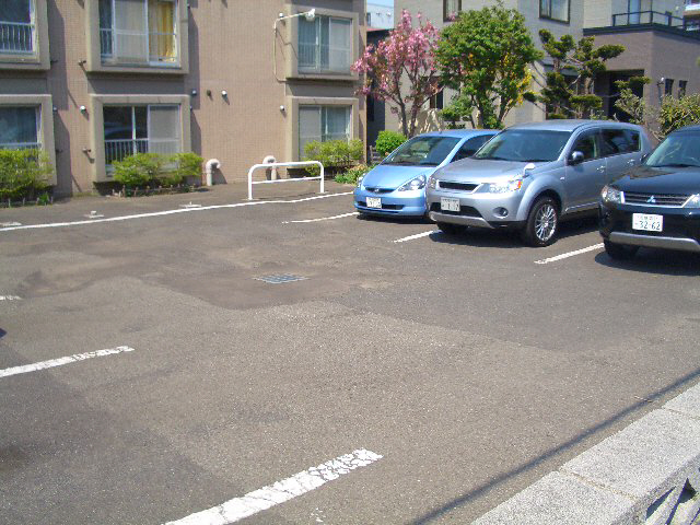 駐車場　駐車場