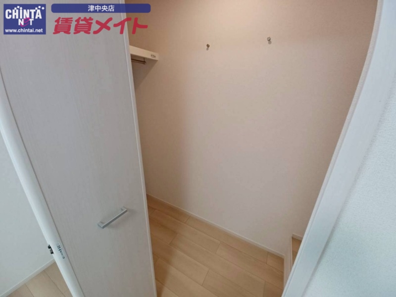 収納　同型タイプ画像