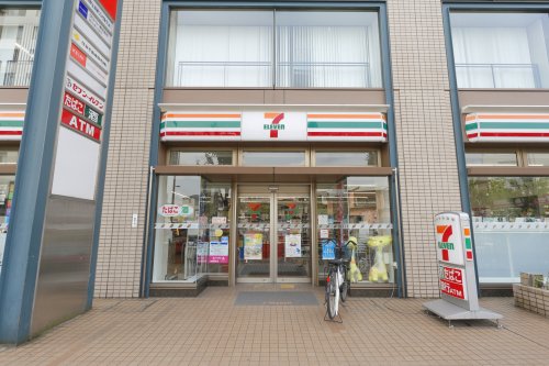 コンビニ　セブンイレブン葛飾新小岩1丁目店（コンビニ）まで318m