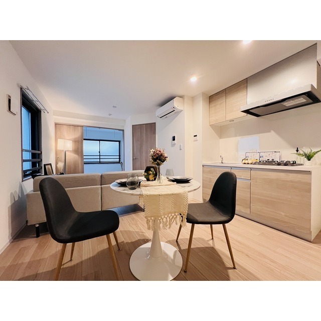 居室・リビング　※家具・家電の備え付けはありません