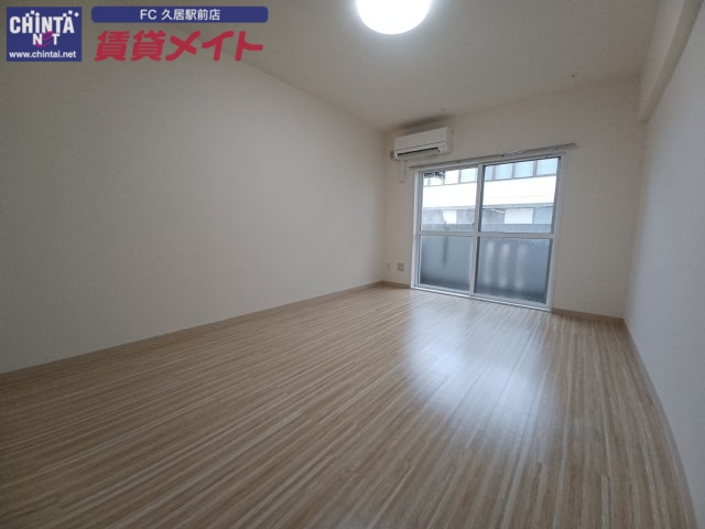 居室・リビング　反転タイプの参考写真です。