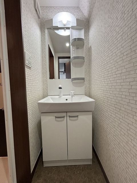 洗面設備　別部屋参考写真です