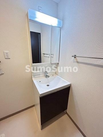 洗面設備　使いやすい洗面所です