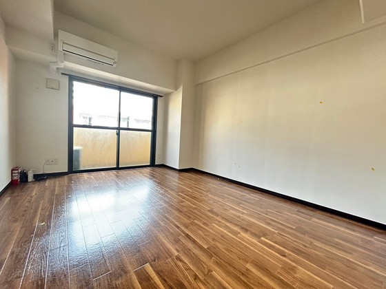 居室・リビング　※別部屋の写真です