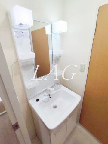 洗面設備　独立洗面台です。