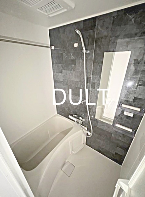 バス・シャワールーム　バスルームです。