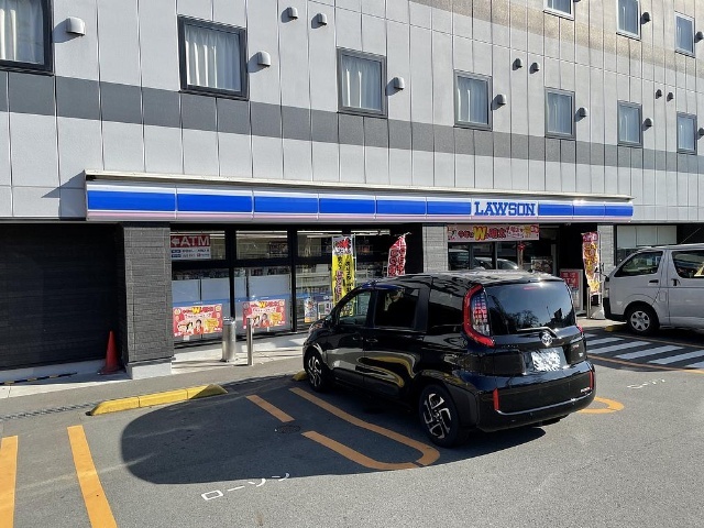 コンビニ　ローソン裾野バイパス岩波店（コンビニ）まで132m