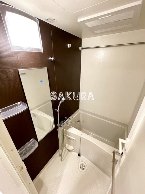 バス・シャワールーム　嬉しい浴室乾燥機付き♪