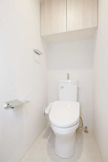 トイレ　※写真は同タイプ住戸です。