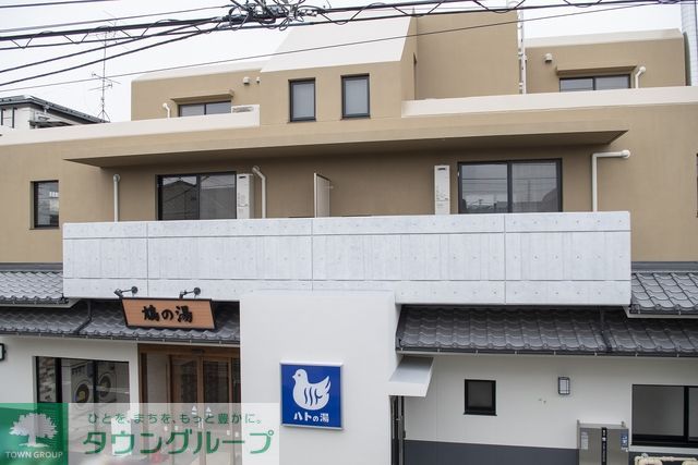 建物外観　1階は銭湯です！