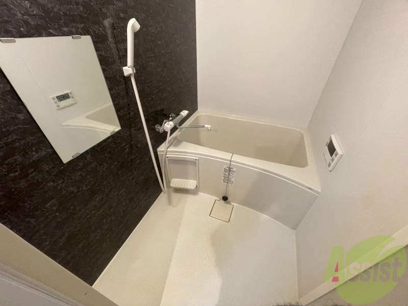 バス・シャワールーム　お風呂になります。一日の疲れを癒してくださいね。