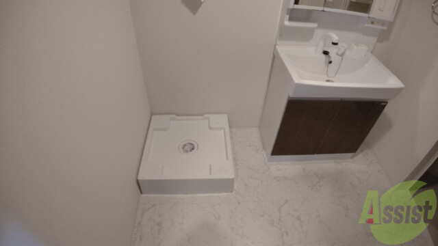 その他設備　洗濯パンが設置されており洗濯機も問題なく設置出来そうですね。