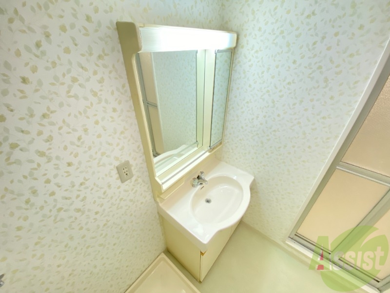 洗面設備　使いやすい広い洗面台