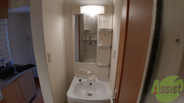 洗面設備　独立洗面台のスペースは脱衣所として利用しても問題ないですね。