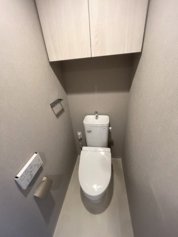 トイレ　※別号室の参考写真です(現況優先・仕様違いの場合あり)