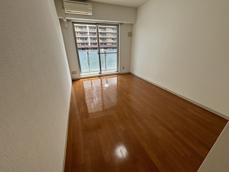 居室・リビング　使いやすい形の為、レイアウトを楽しめます♪