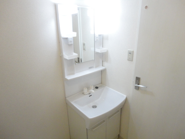 洗面設備　別部屋の写真になります。
