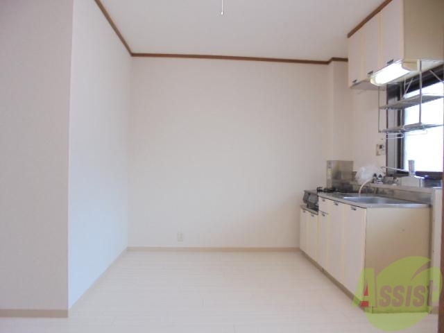 居室・リビング　真っ白な壁が素敵ですね