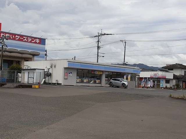 コンビニ　ローソン大口里店（コンビニ）まで550m
