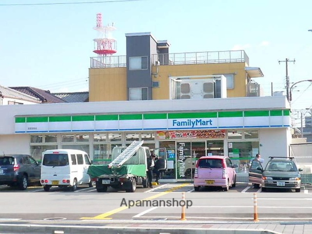 コンビニ　ファミリーマート（コンビニ）まで529m