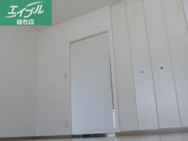 居室・リビング　別のお部屋の写真です。実際とは異なります。