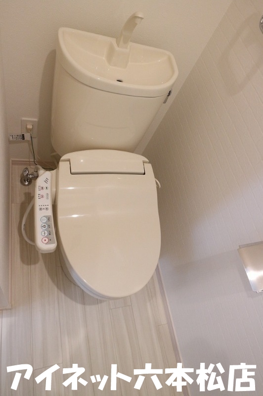 トイレ　落ち着く空間ですね。