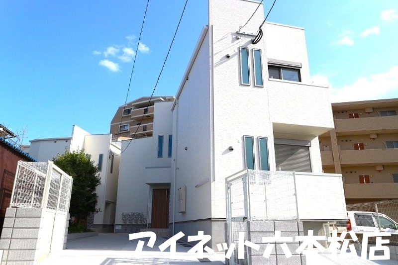 建物外観　外観のお洒落な1LDK物件です！