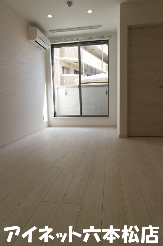 居室・リビング　広々としていいですね。