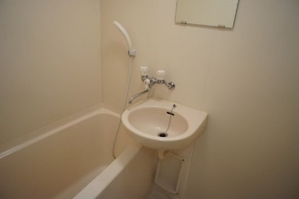 バス・シャワールーム　キレイな浴室です。