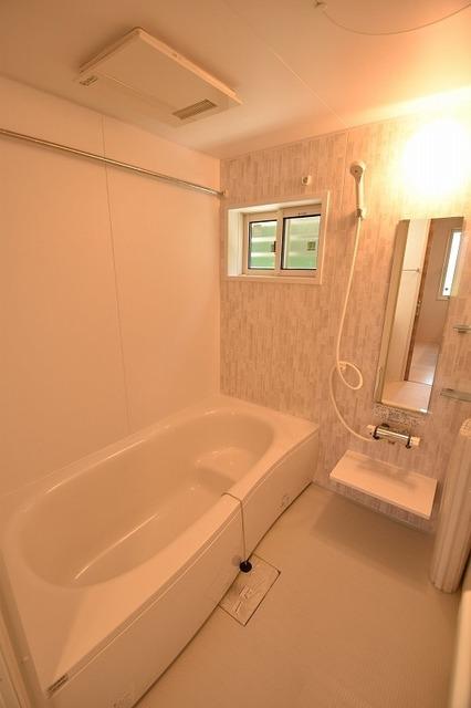 バス・シャワールーム　浴室はゆったり出来る広さ♪