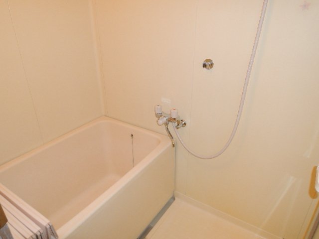 バス・シャワールーム　別部屋・参考写真です。