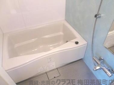 バス・シャワールーム　ゆったりとした浴槽で体の疲れを癒せます