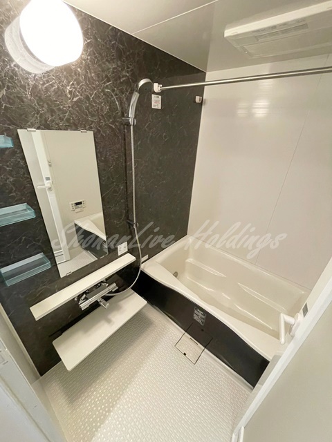 バス・シャワールーム　浴室乾燥機付き♪