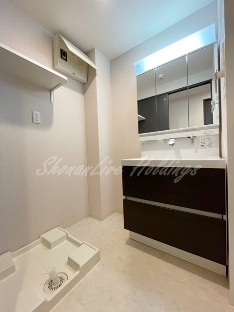 洗面設備　三面鏡洗面台♪