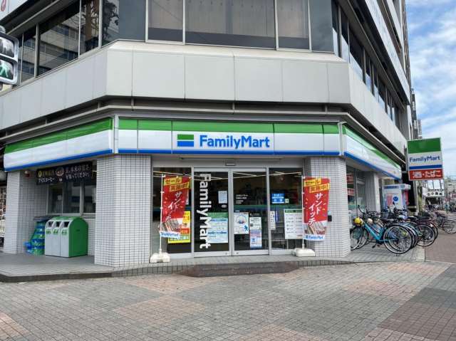 コンビニ　ファミリーマート（コンビニ）まで377m