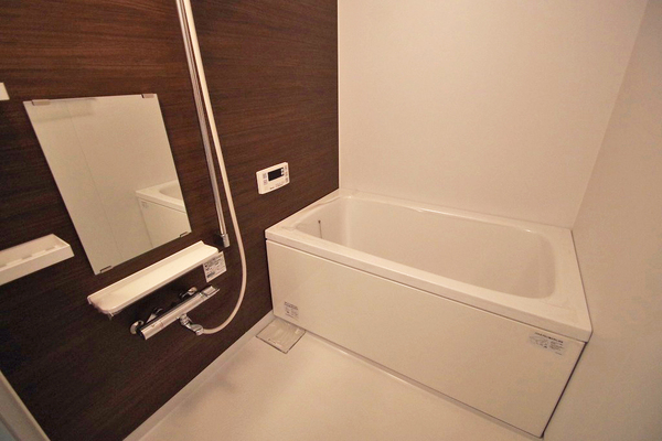 バス・シャワールーム　追い焚き可能バス！