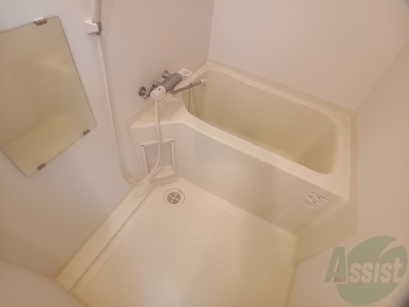 バス・シャワールーム　お風呂になります。一日の疲れを癒してくださいね。