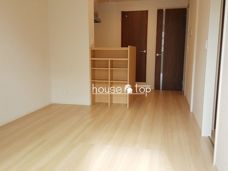 居室・リビング　リビングにはテーブルやソファーなど設置可能ですよ！