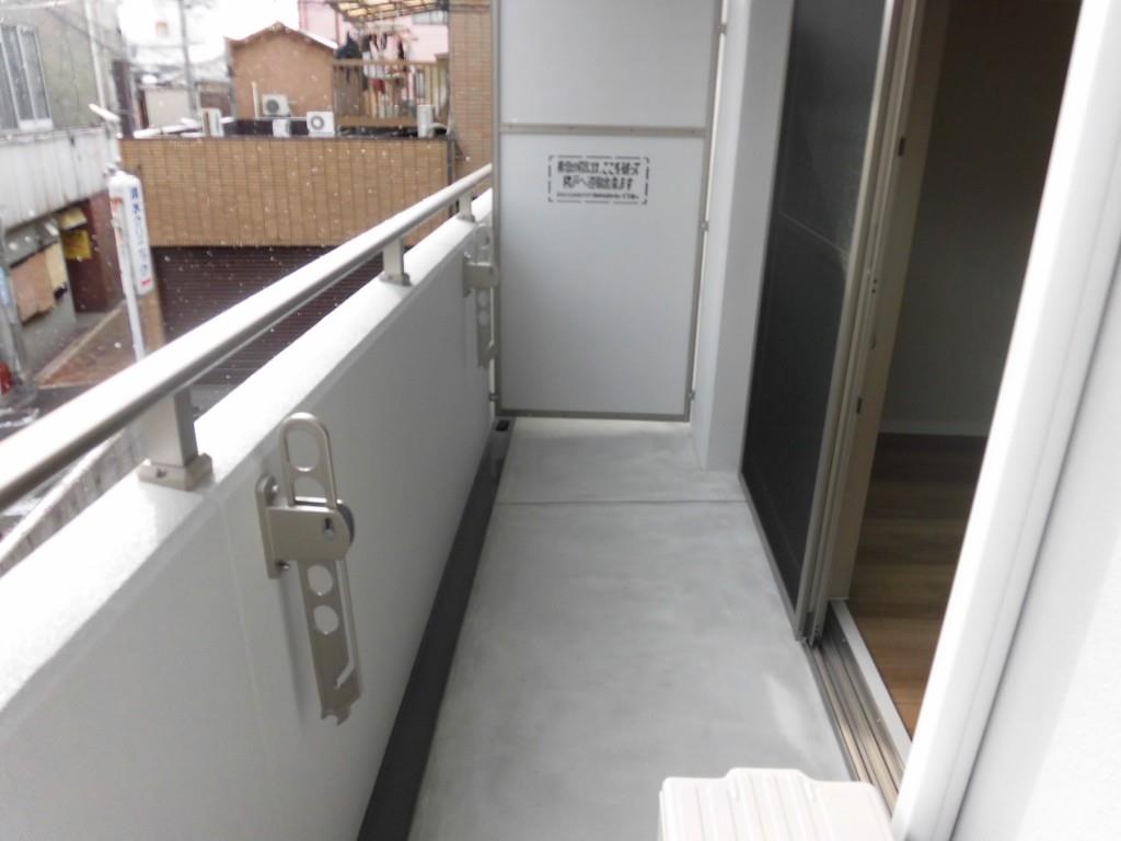 バルコニー　防犯カメラ